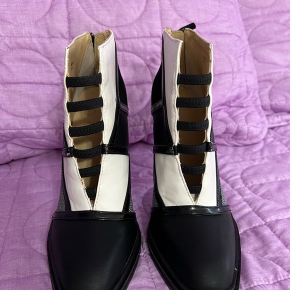 Madani Black&White Heels - Picture 5 of 5